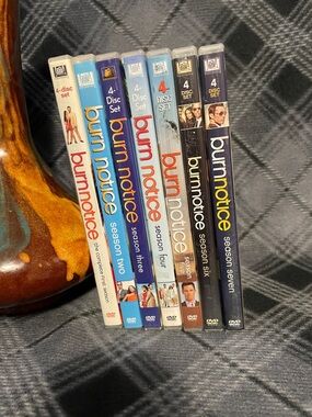Fox Burn Notice DVD Seasons 1-7 Set - Blue, White, Black